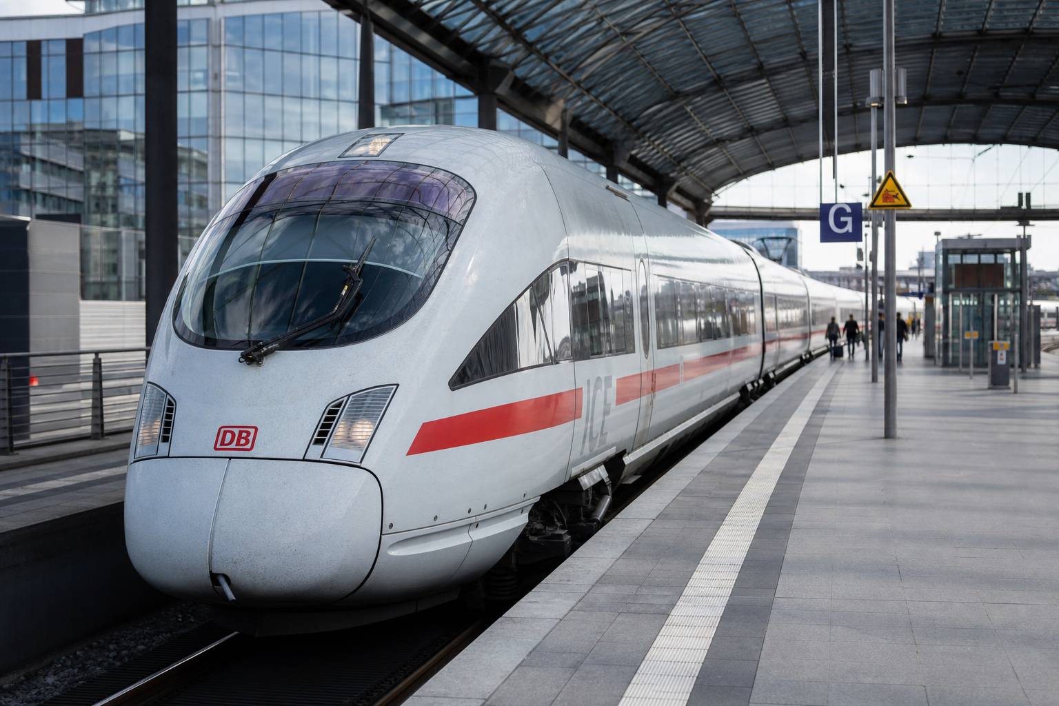 德國 ICE 高鐵列車停靠月台，自由行城市間交通方式