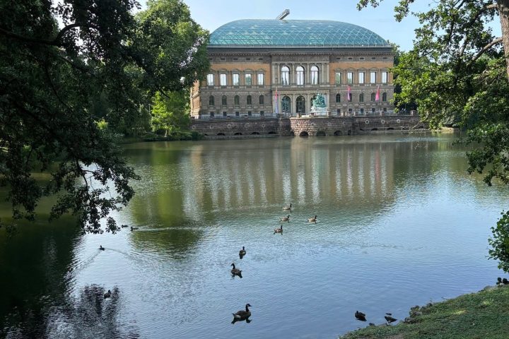 杜塞道夫 K21 當代藝術館實訪｜Ständehaus 古典建築與玻璃穹頂