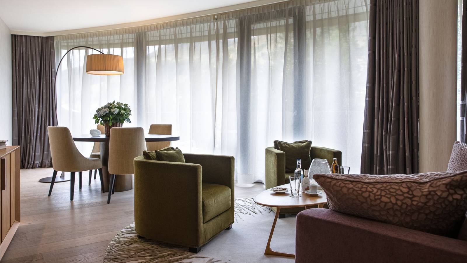 AlpenGold Hotel Alpine Suite 起居與用餐區