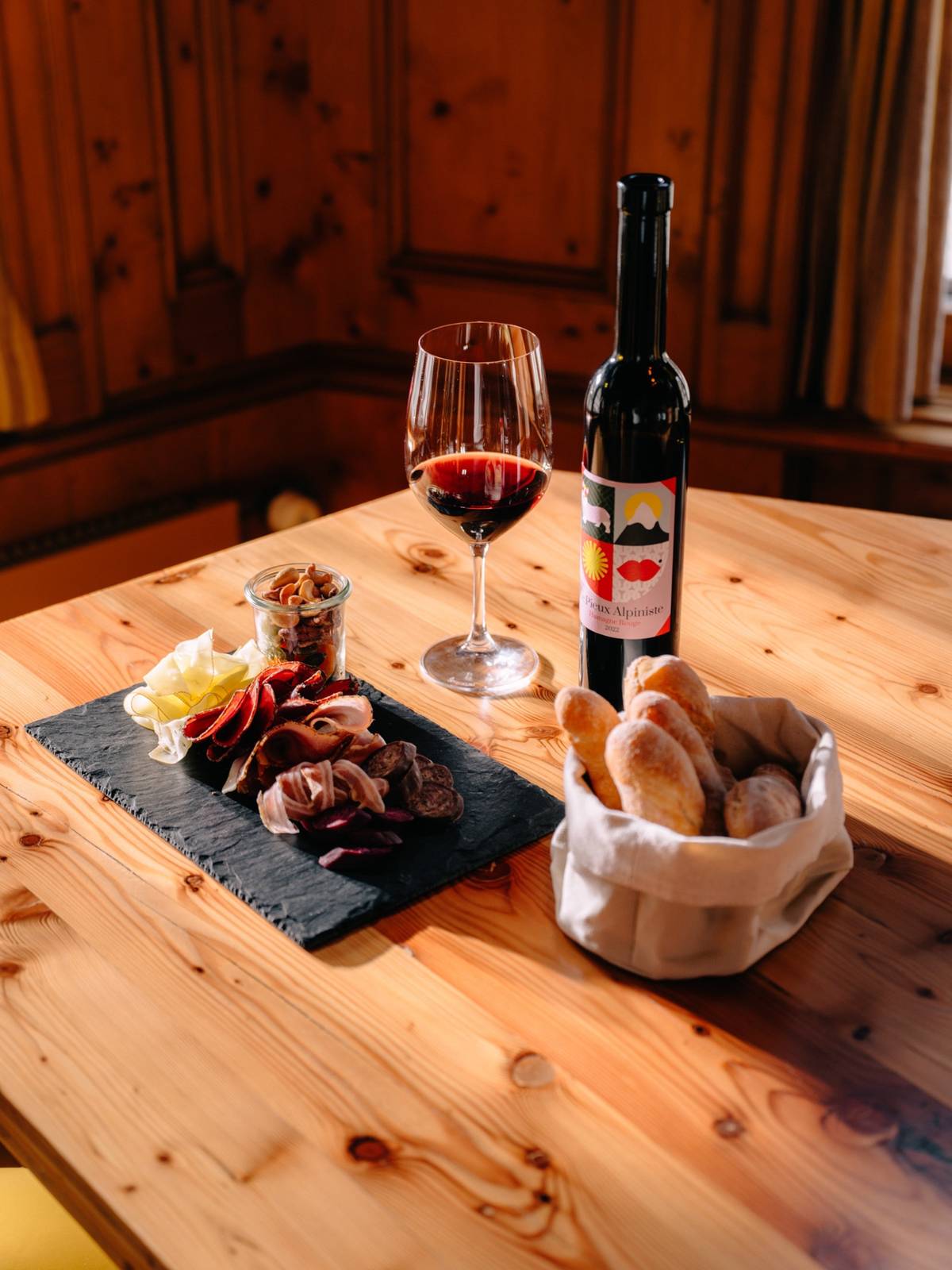 BEAUSiTE Zermatt Wine Box 葡萄酒與冷盤