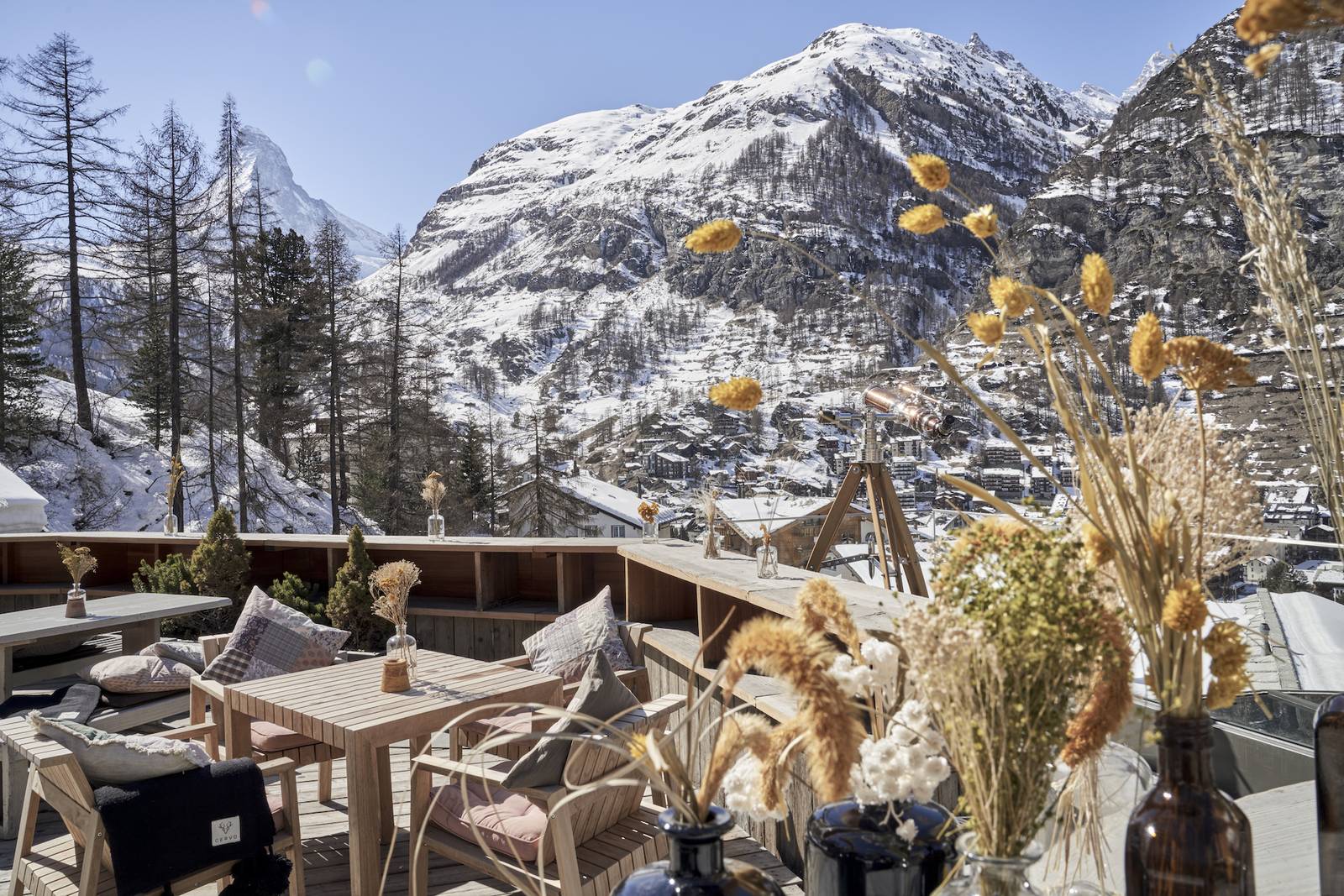 CERVO Après Ski 雪坡旁露台