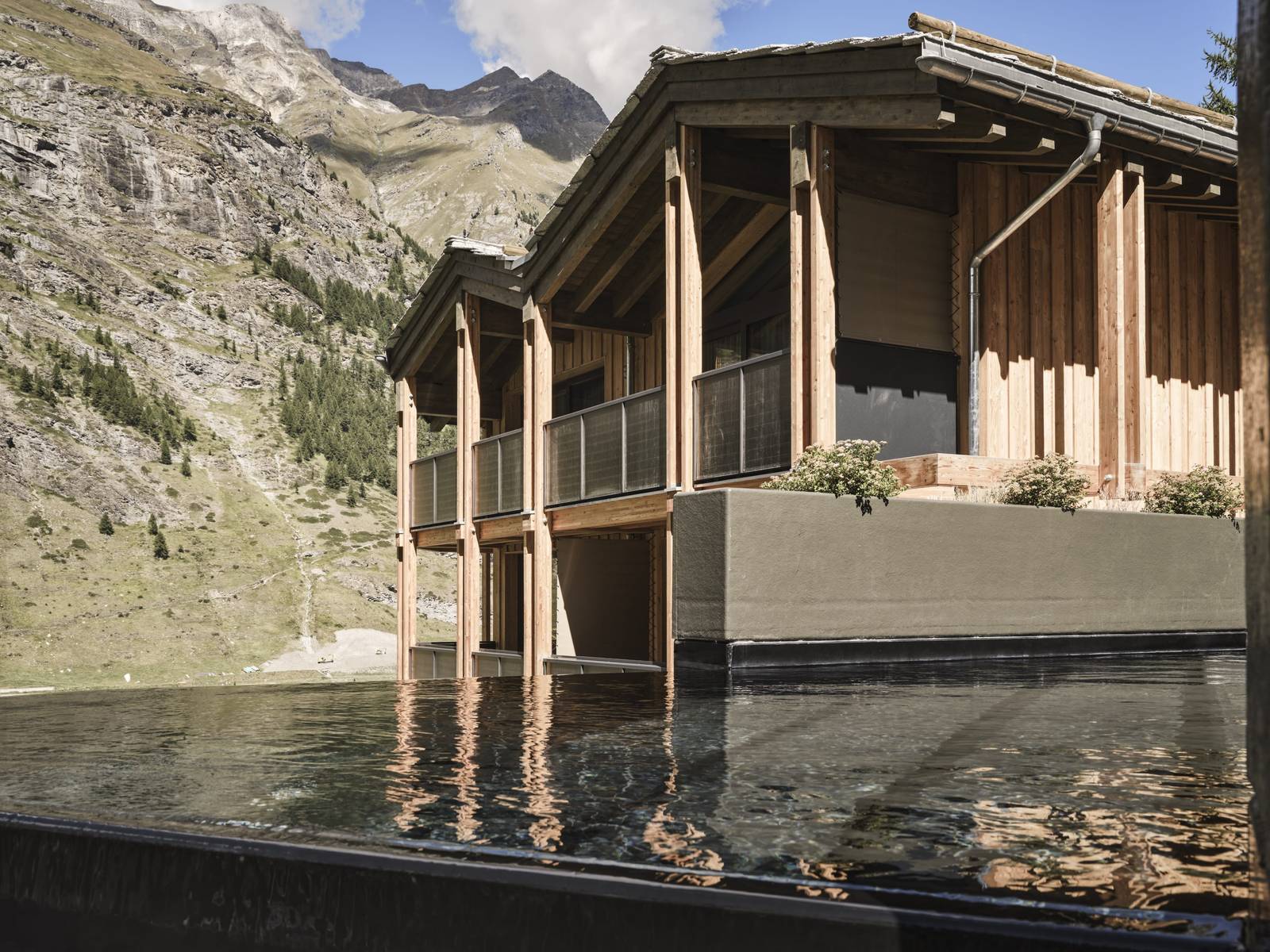 CERVO Ātman Mountain Spa 木屋前的戶外溫泉池