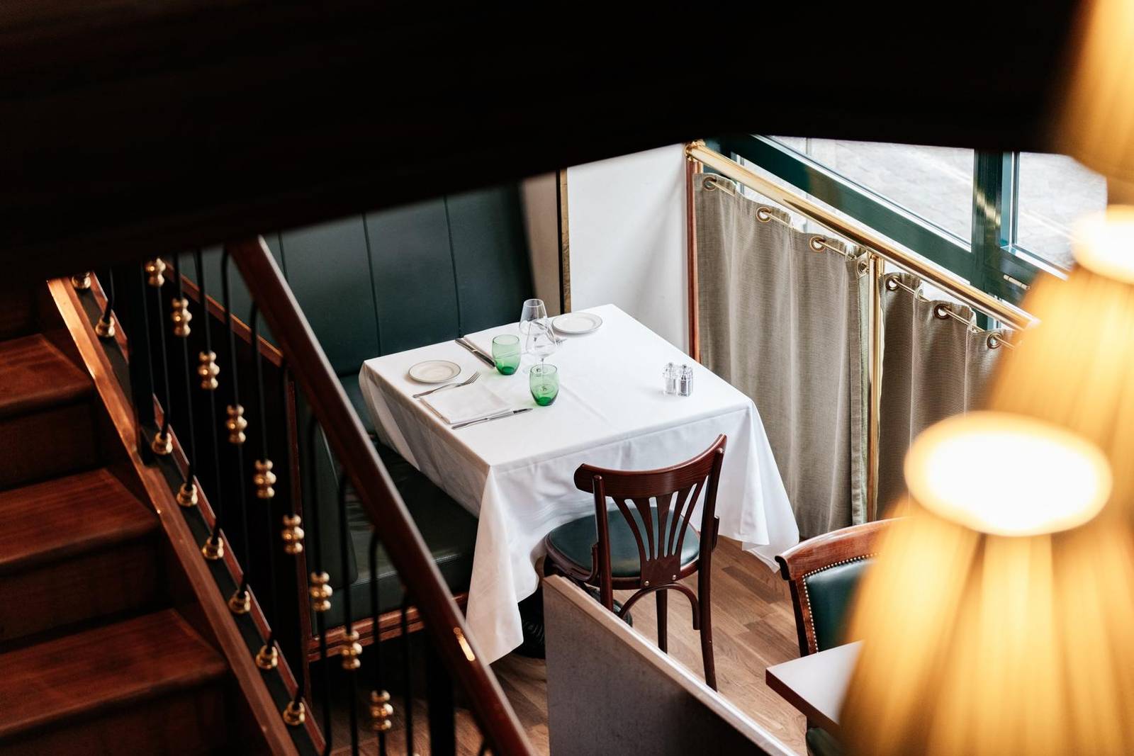 洛桑皇宮酒店 La Brasserie du Grand Chêne 餐桌