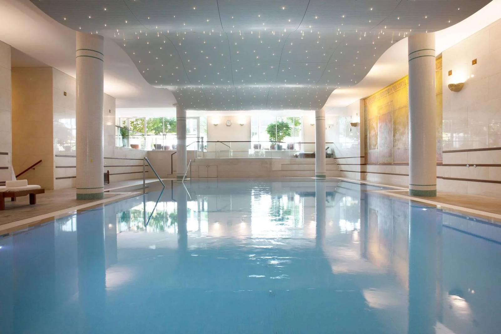洛桑皇宮酒店 Spa 室內溫水泳池