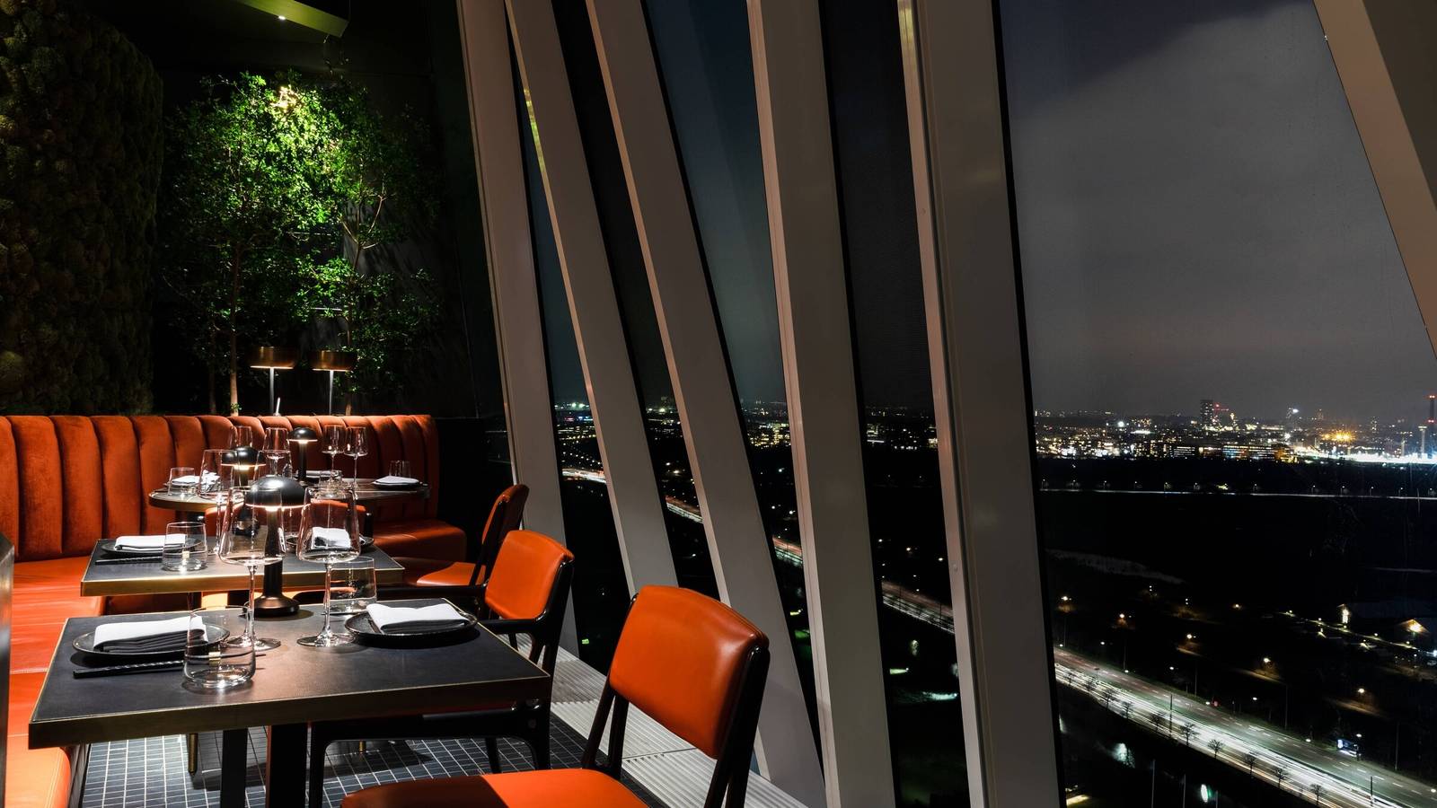 哥本哈根 AC Hotel Bella Sky SUKAIBA 頂樓餐廳夜景座位