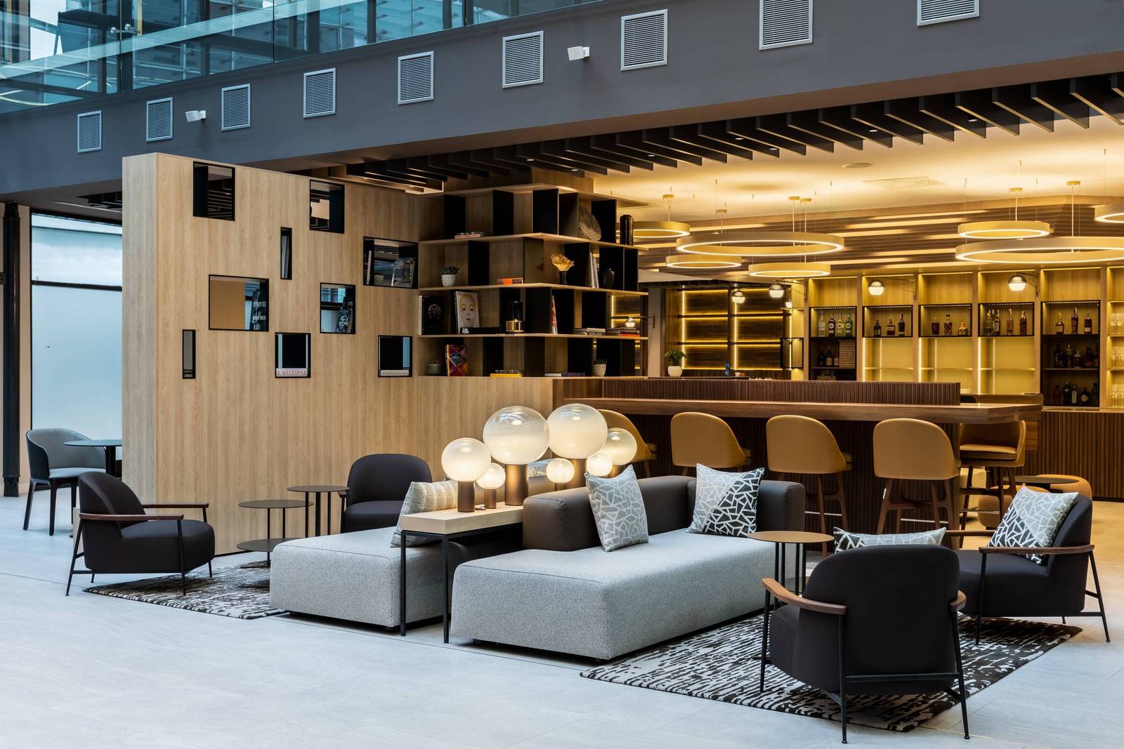 AC Hotel Bratislava Old Town 大廳休憩區