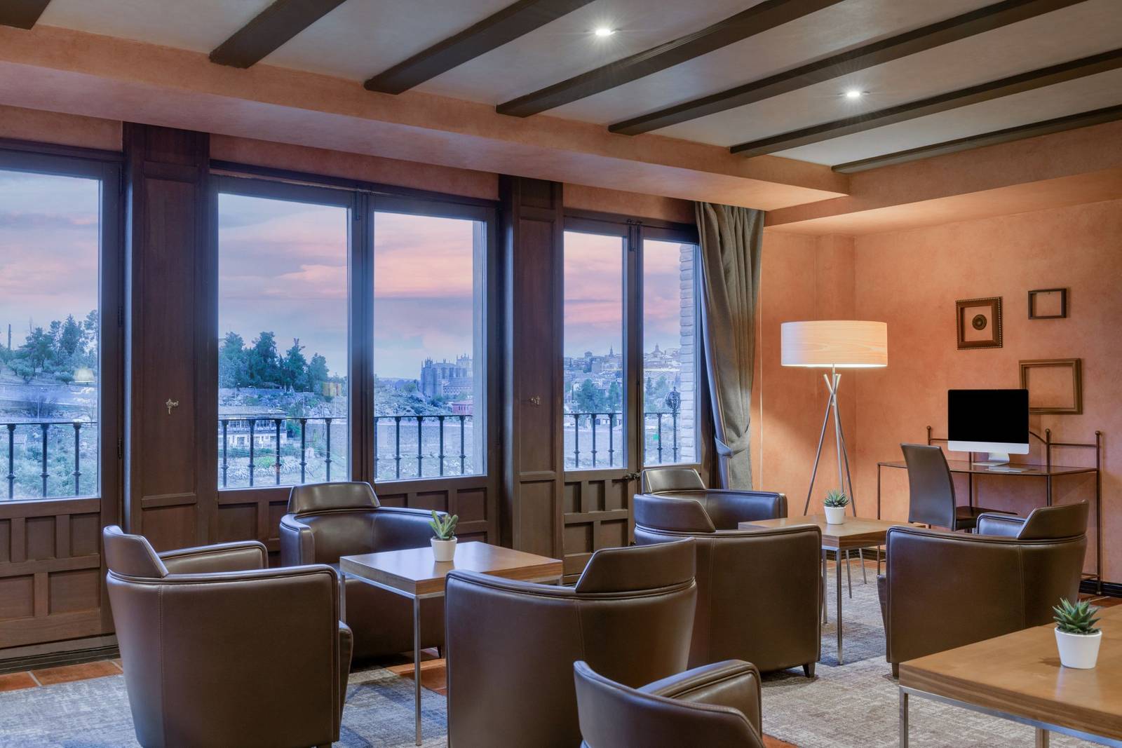 AC Hotel Ciudad de Toledo 商務角落