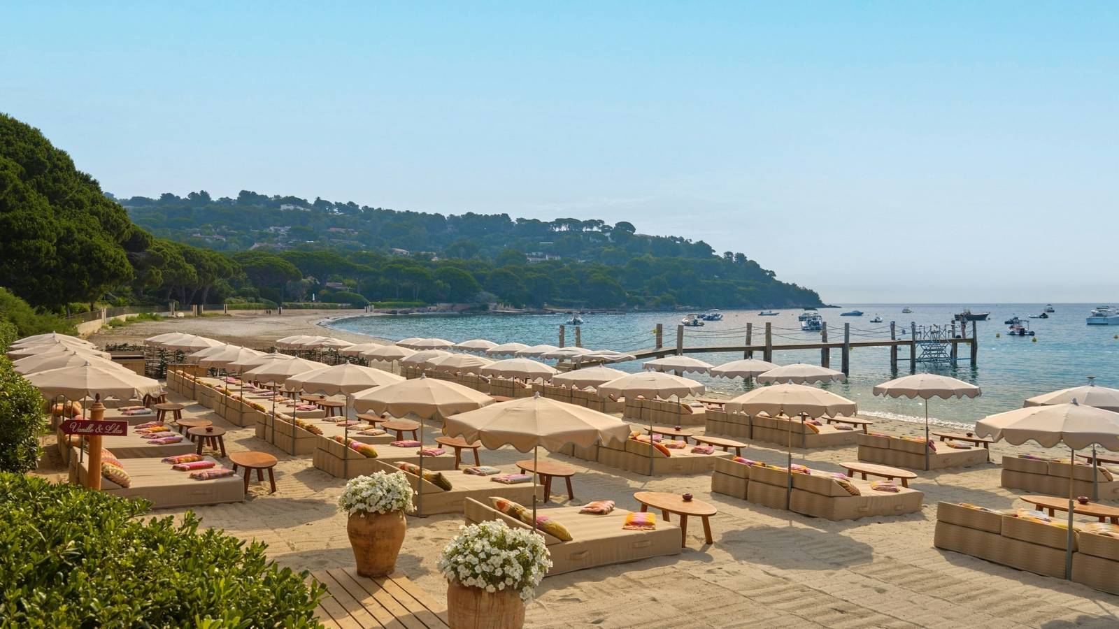 拉馬蒂埃勒 Pampelonne 海灘與 Jardin Tropezina 海灘俱樂部