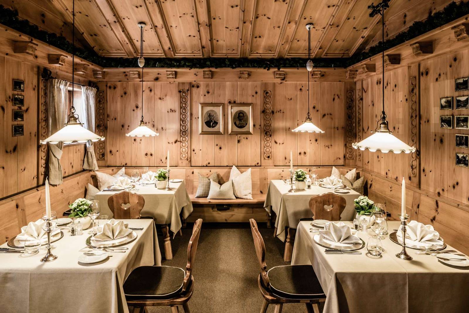 Alpenroyal Le Stuben 木造餐廳