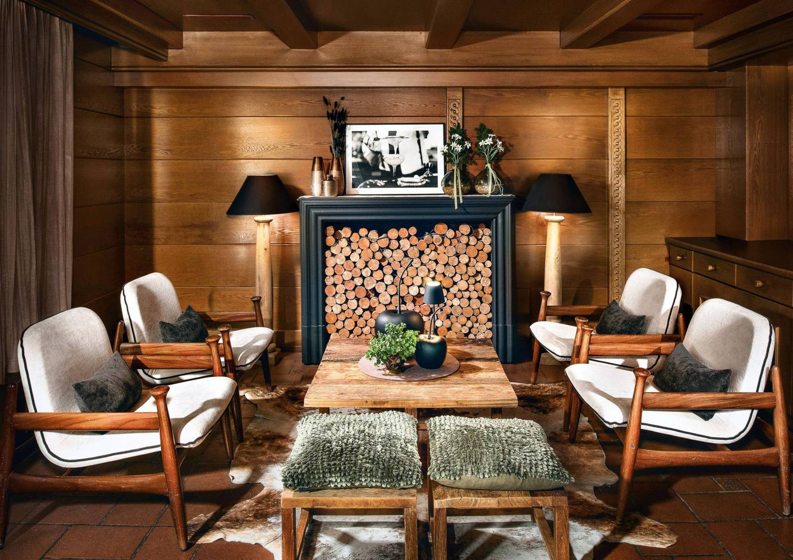 Alpenroyal Bar & Lounge 壁爐座位