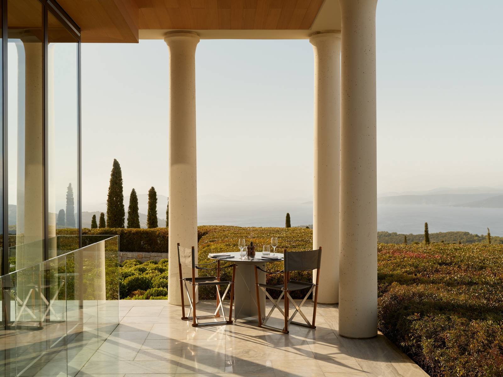 Amanzoe The Restaurant 海景露台餐桌