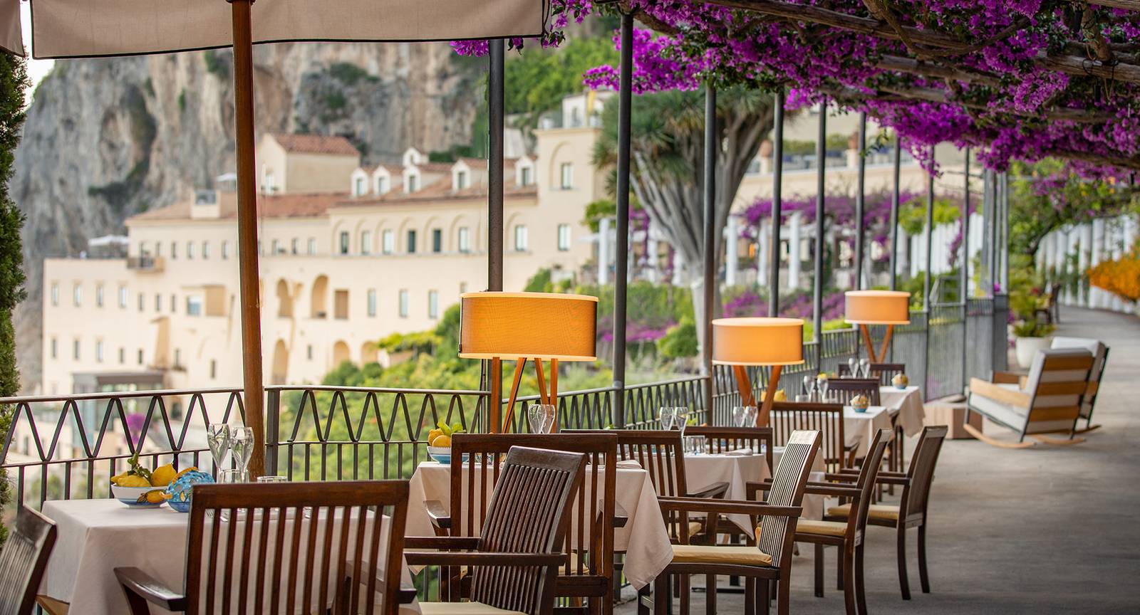 阿瑪菲 Anantara Convento di Amalfi La Locanda della Canonica 花架露台座位
