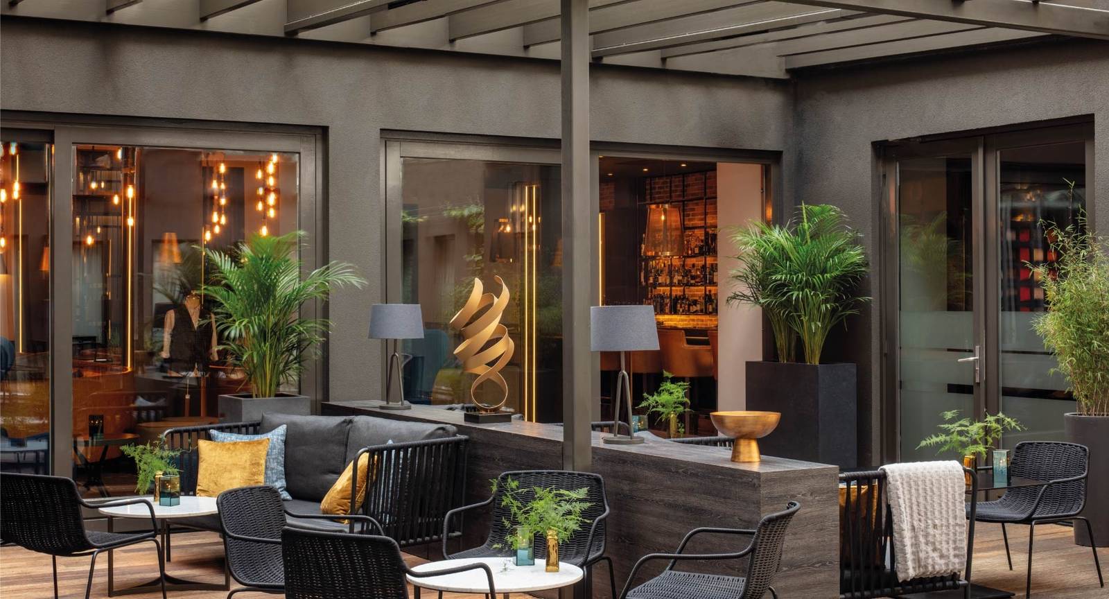 Anantara Grand Hotel Krasnapolsky Summergarden 露台座位