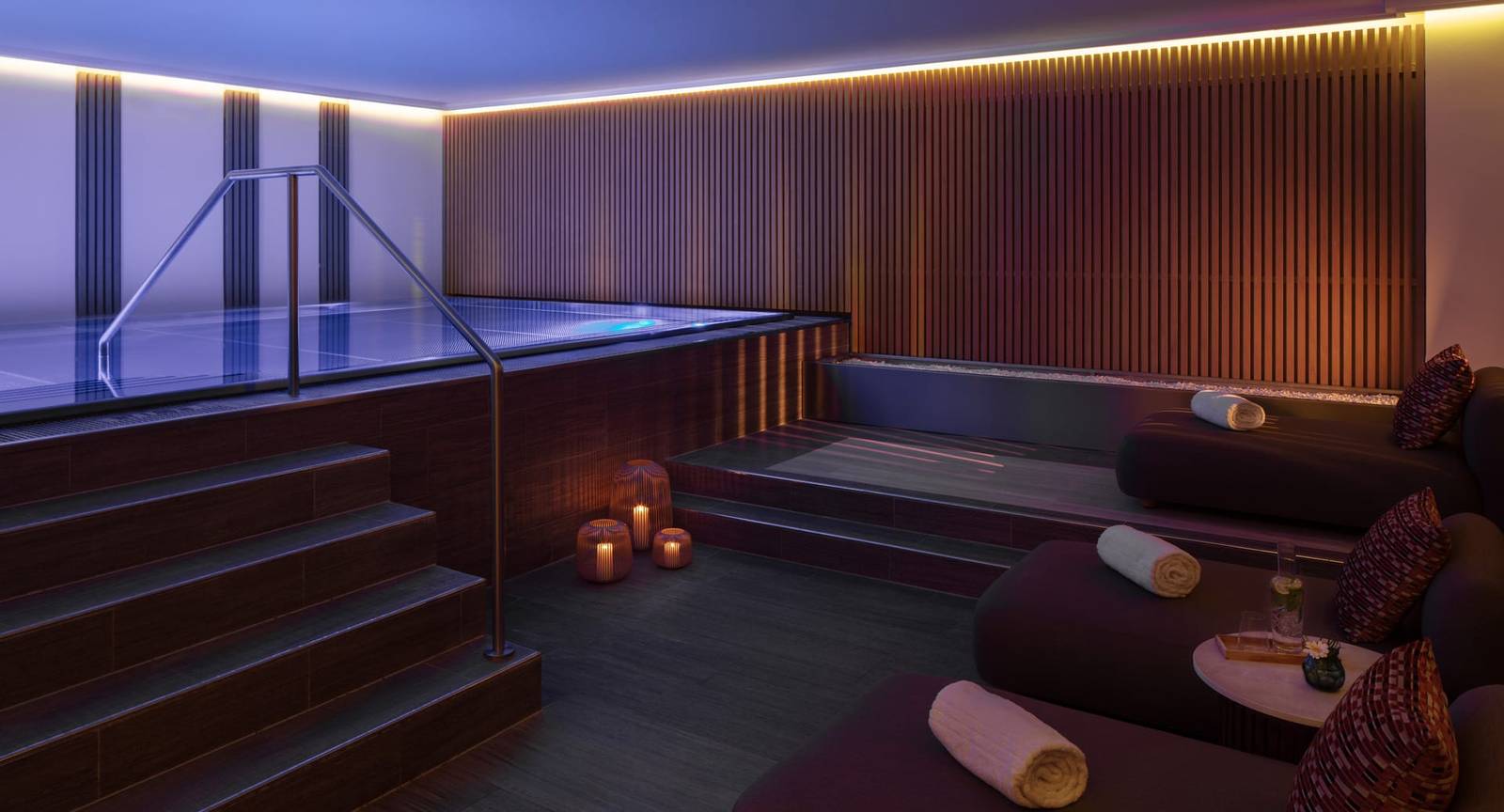 Anantara Palais Hansen Spa 室內水療池