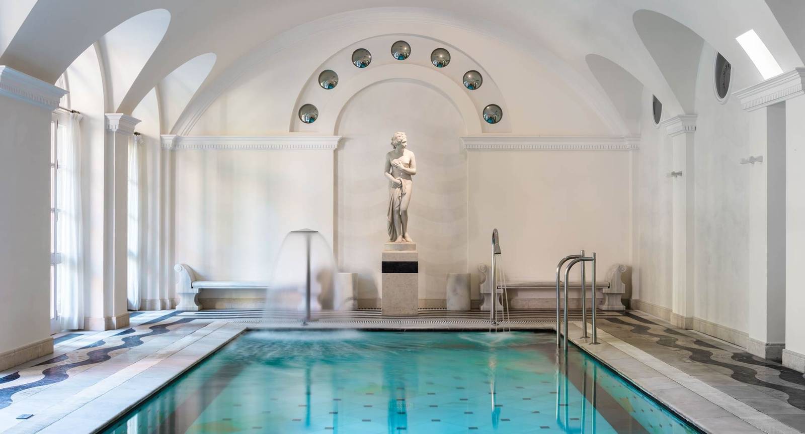 Anantara Villa Padierna Spa 室內泳池