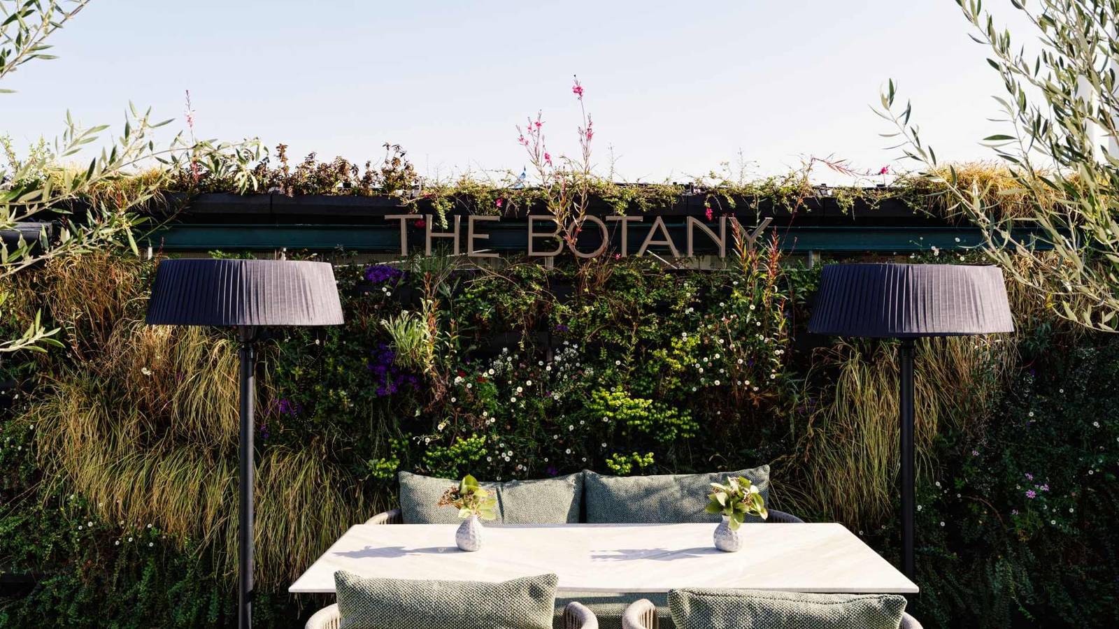 Anthology of Athens The Botany 屋頂花園入口