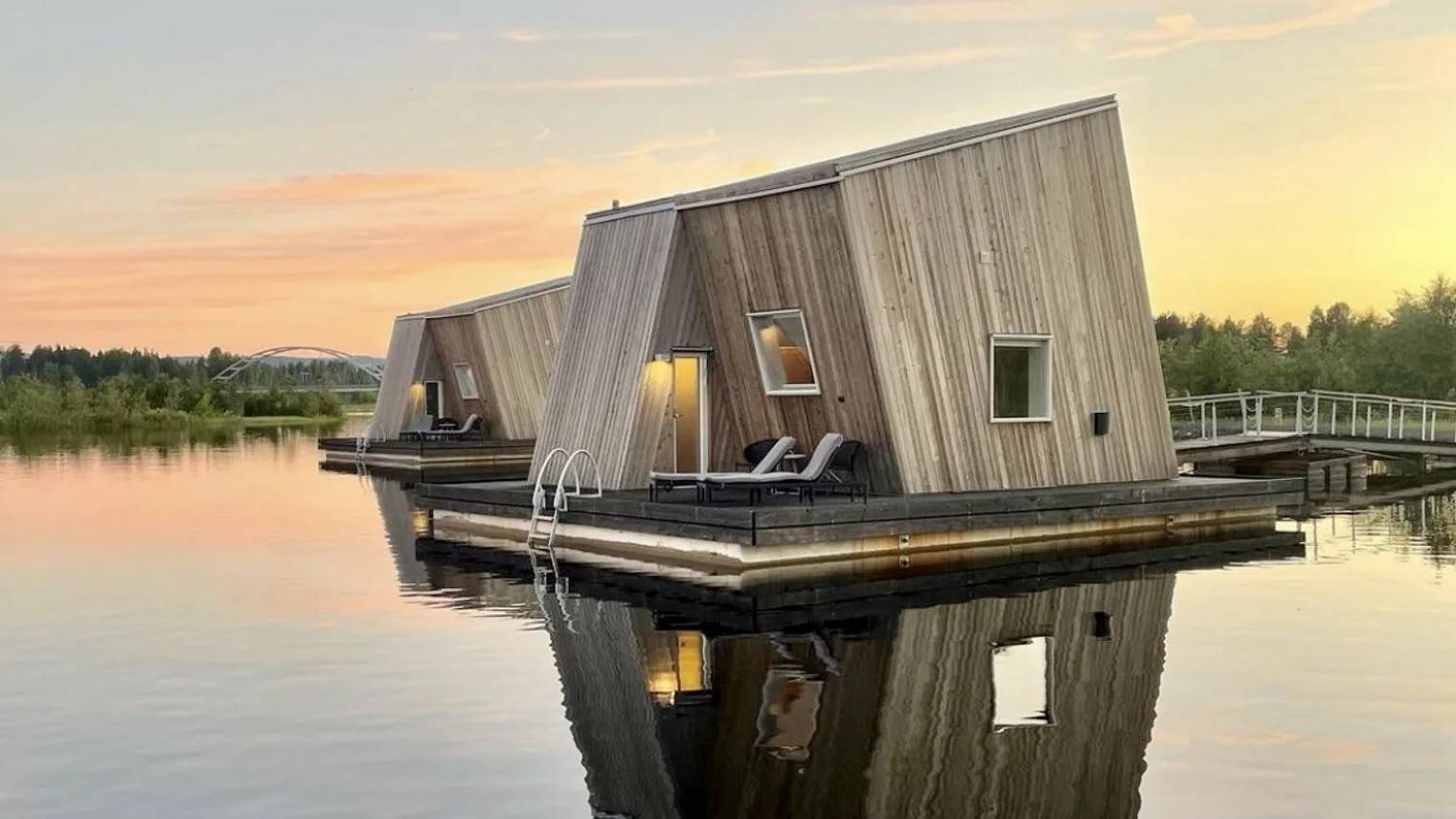 Arctic Bath 漂浮水上小屋與呂勒河夕照