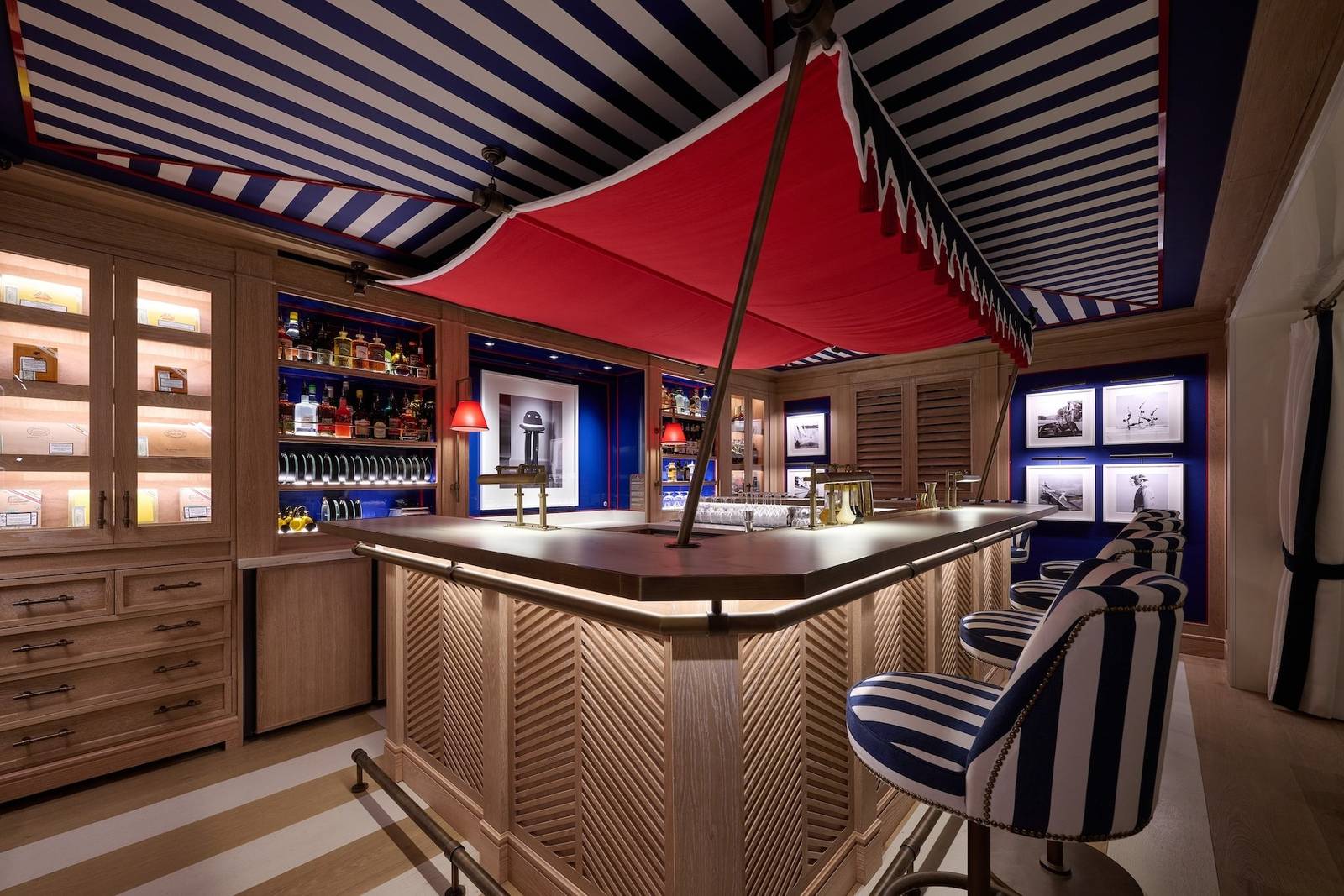AREV St. Tropez Q's Bar 吧台