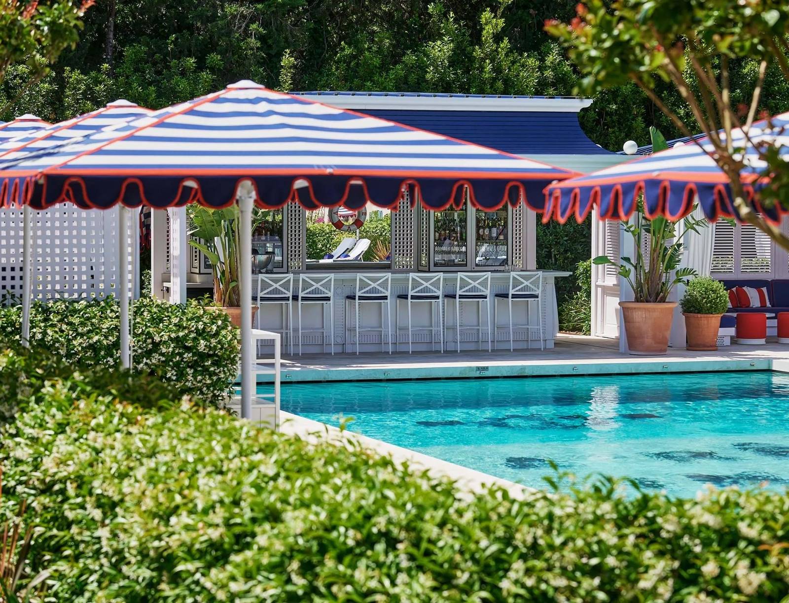 AREV St. Tropez 泳池與 Pool Bar