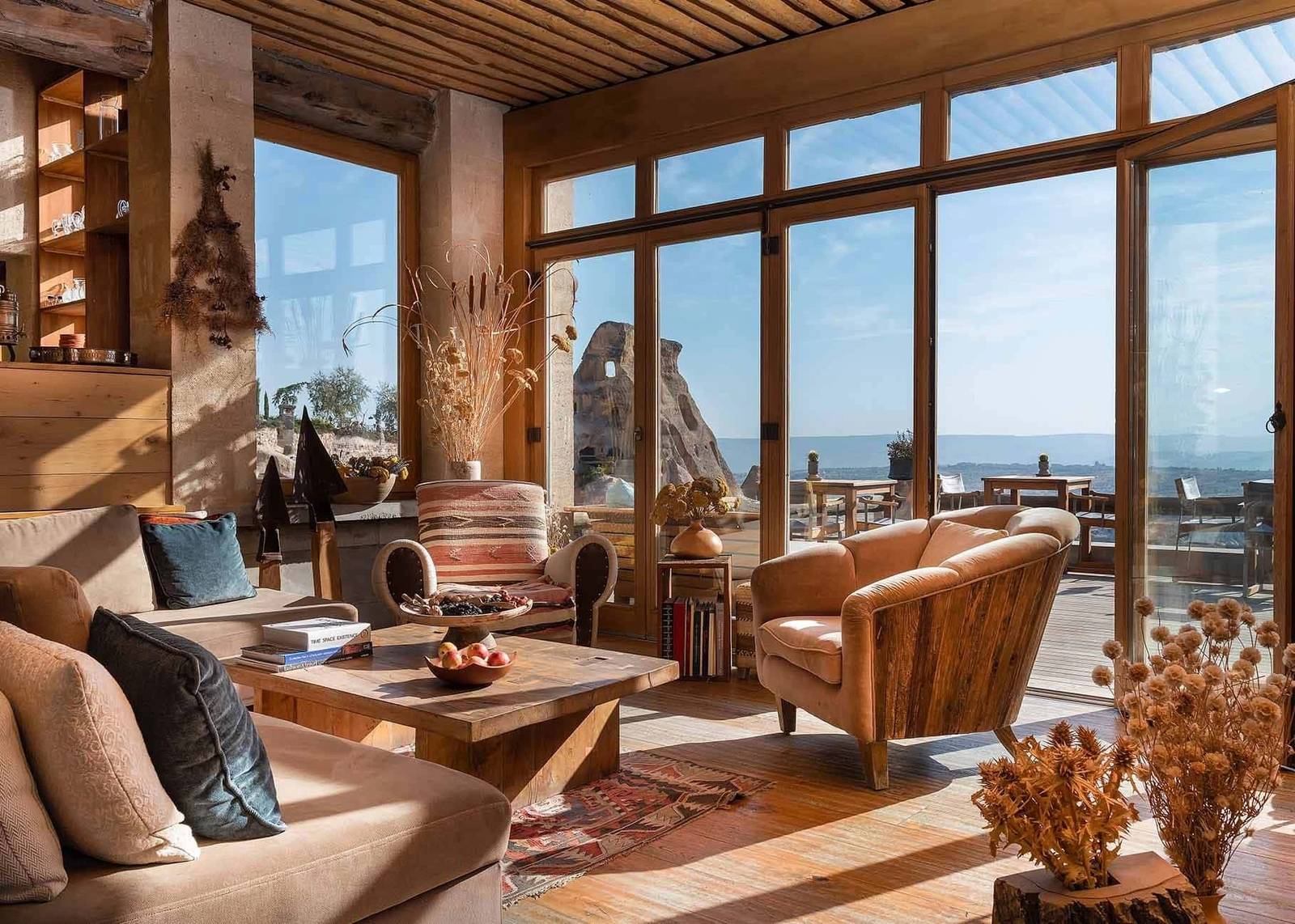 Argos in Cappadocia Seki Lounge 落地窗山谷景