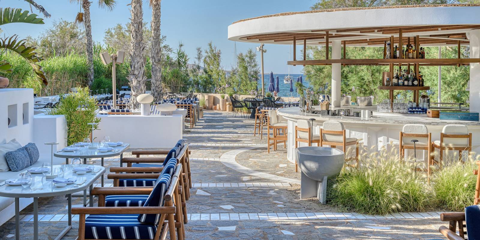 Avant Mar Paros Matsuhisa Paros 花園座位