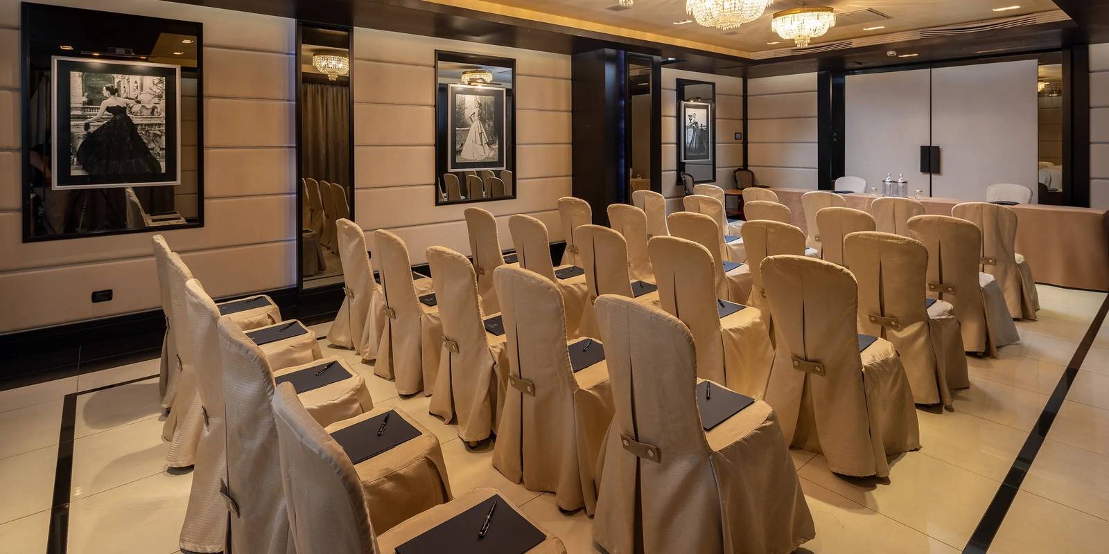 Baglioni Hotel Regina Sala Colonna 會議室