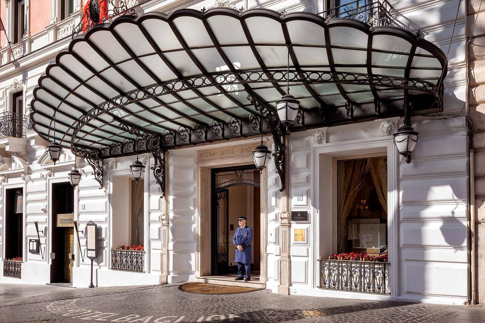 Baglioni Hotel Regina 鑄鐵雨棚大門入口