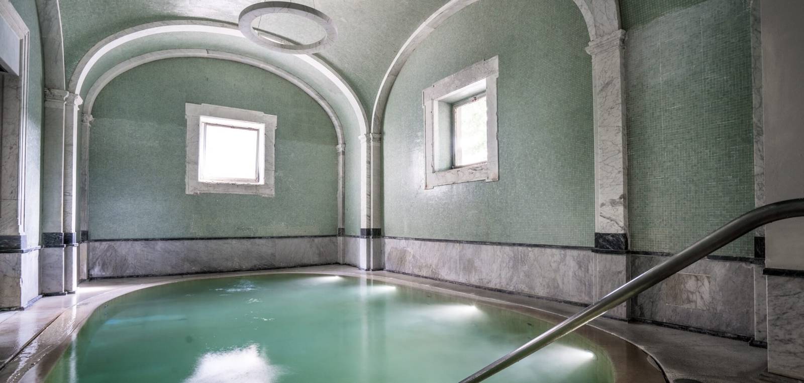 Bagni di Pisa 拱頂室內溫泉池