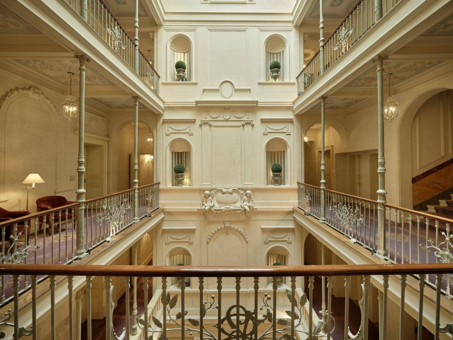 日內瓦 Beau-Rivage 酒店挑高中庭
