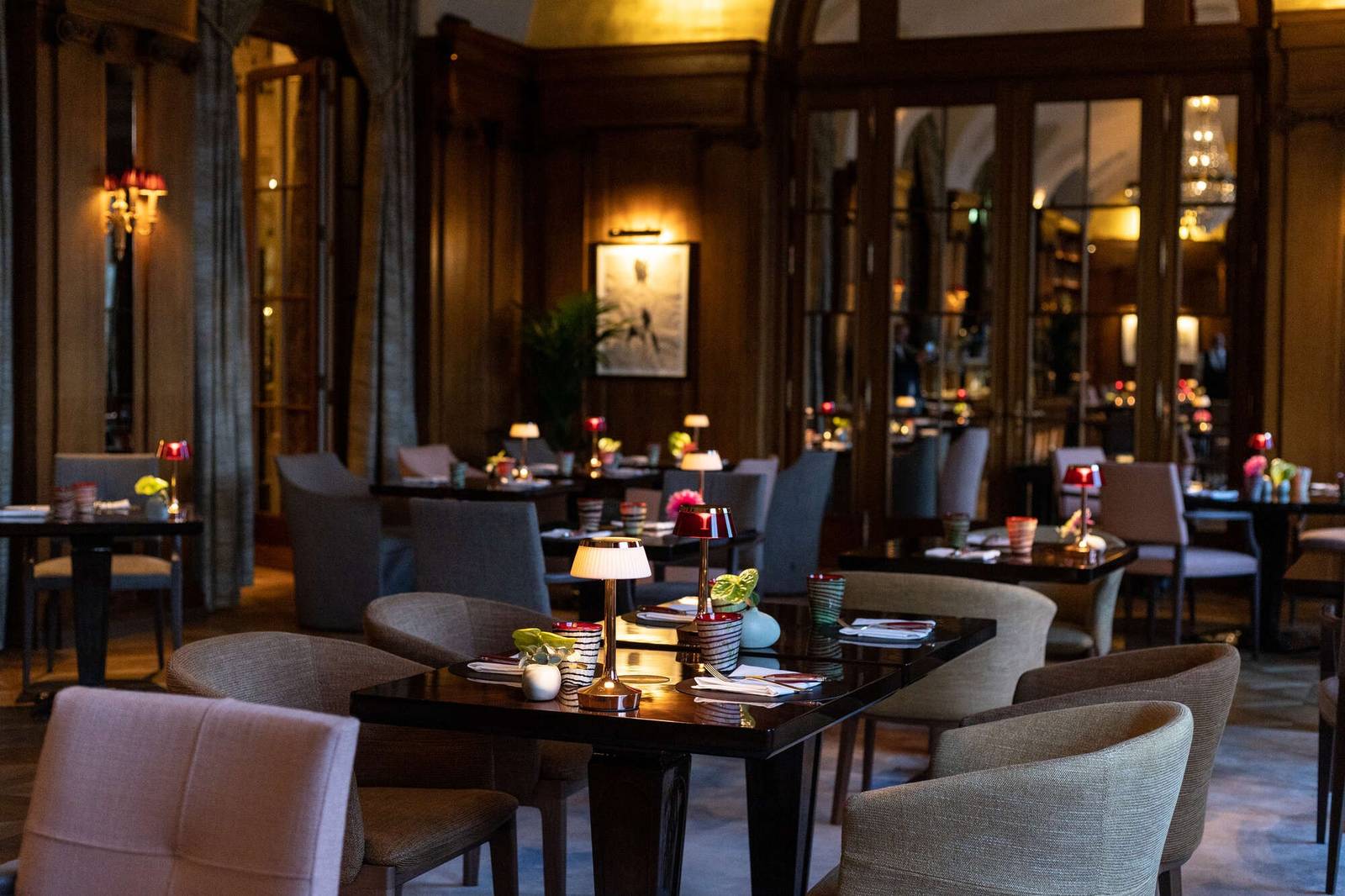伯恩 Bellevue Palace Noumi Bar & Grill