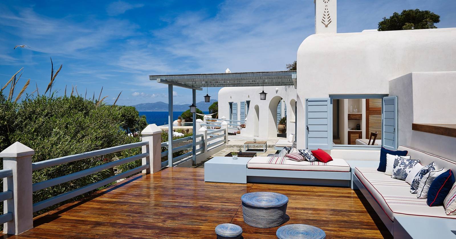 Belvedere Mykonos 藍白色調私人日光甲板