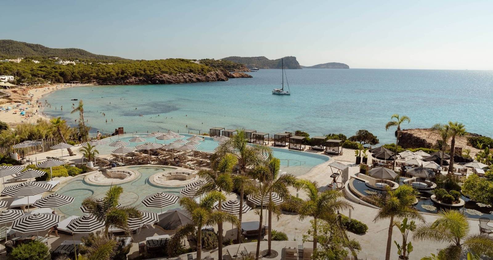 BLESS Ibiza Cala Nova 空拍 Cala Nova 海灣與泳池