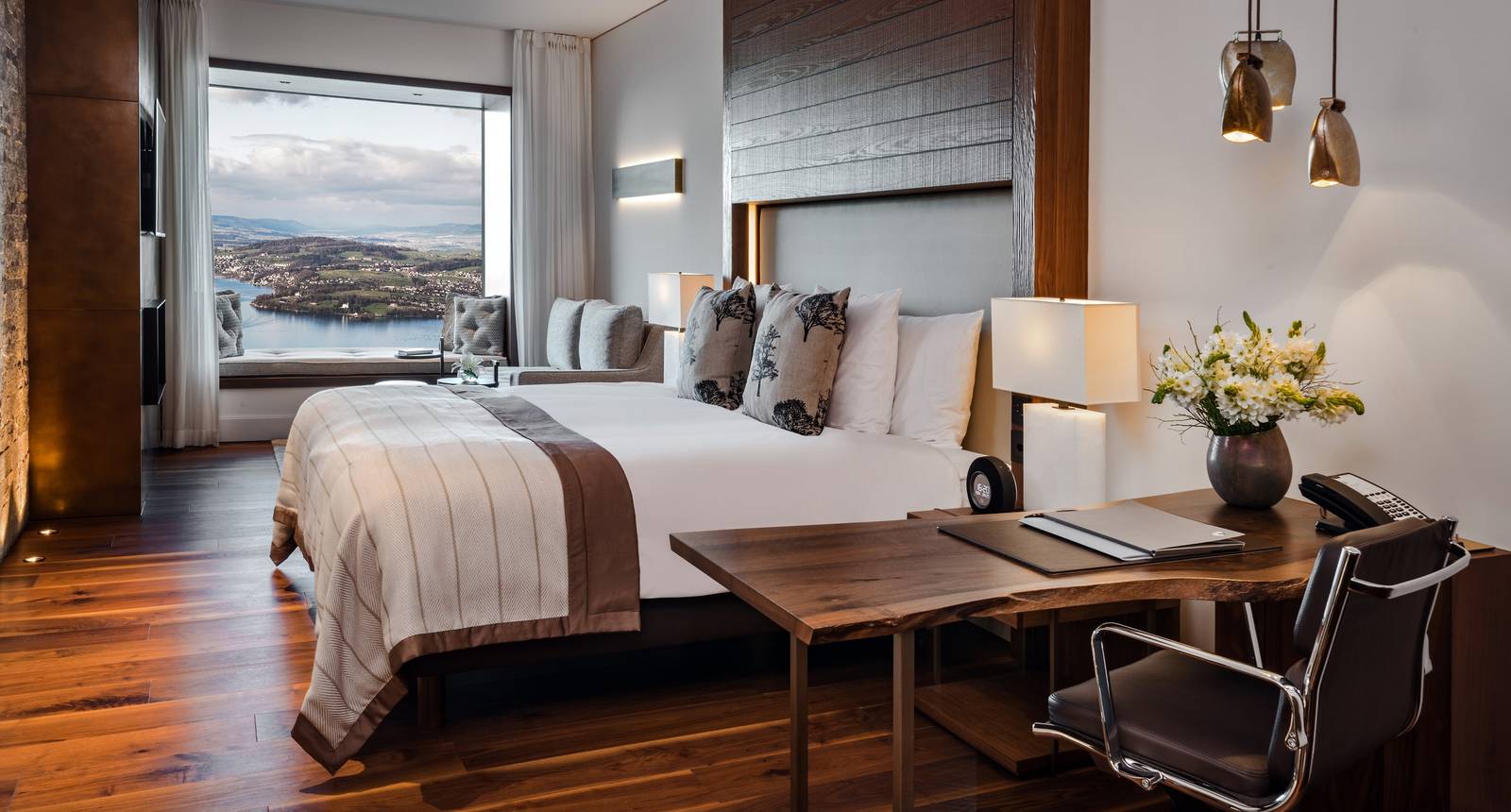 Bürgenstock Hotel The Contemporary 湖景客房