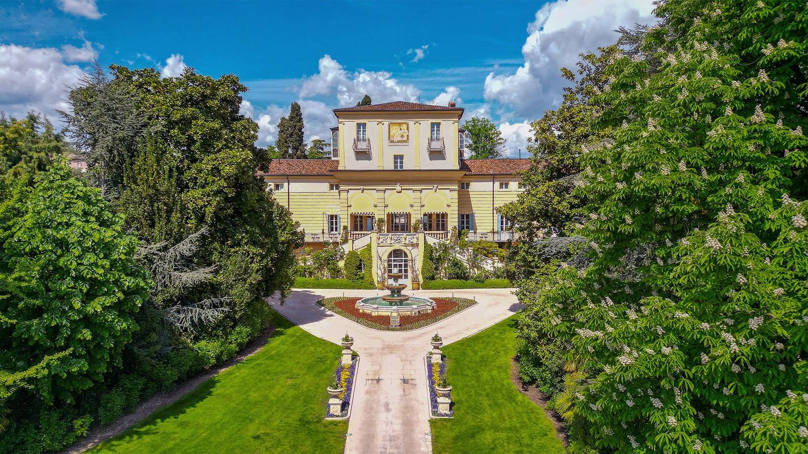 Byblos Art Hotel Villa Amistà 別墅立面與前方花園
