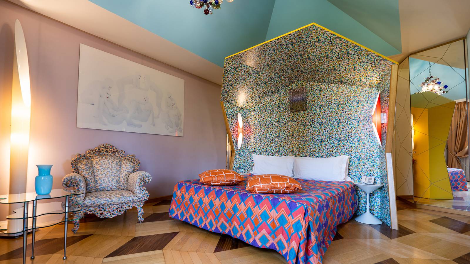 Byblos Art Hotel Mendini Island Concept Suite