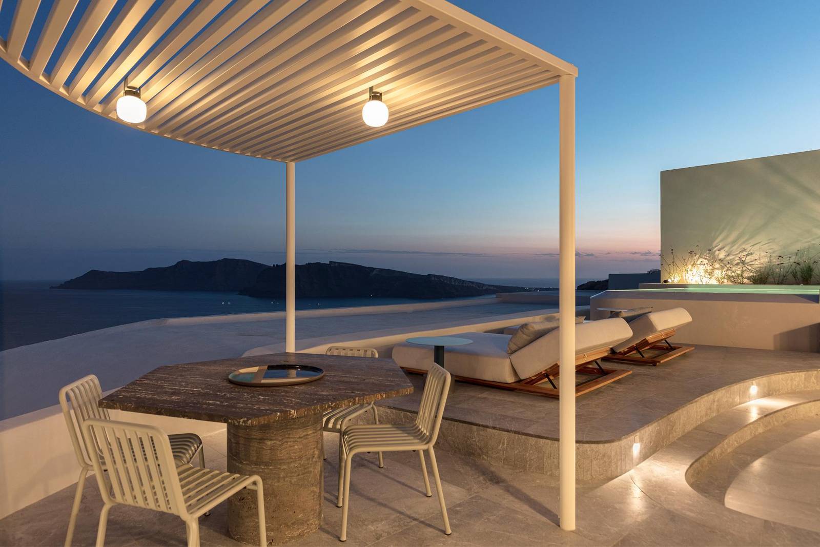Canaves Oia Suites 別墅黃昏露台用餐區