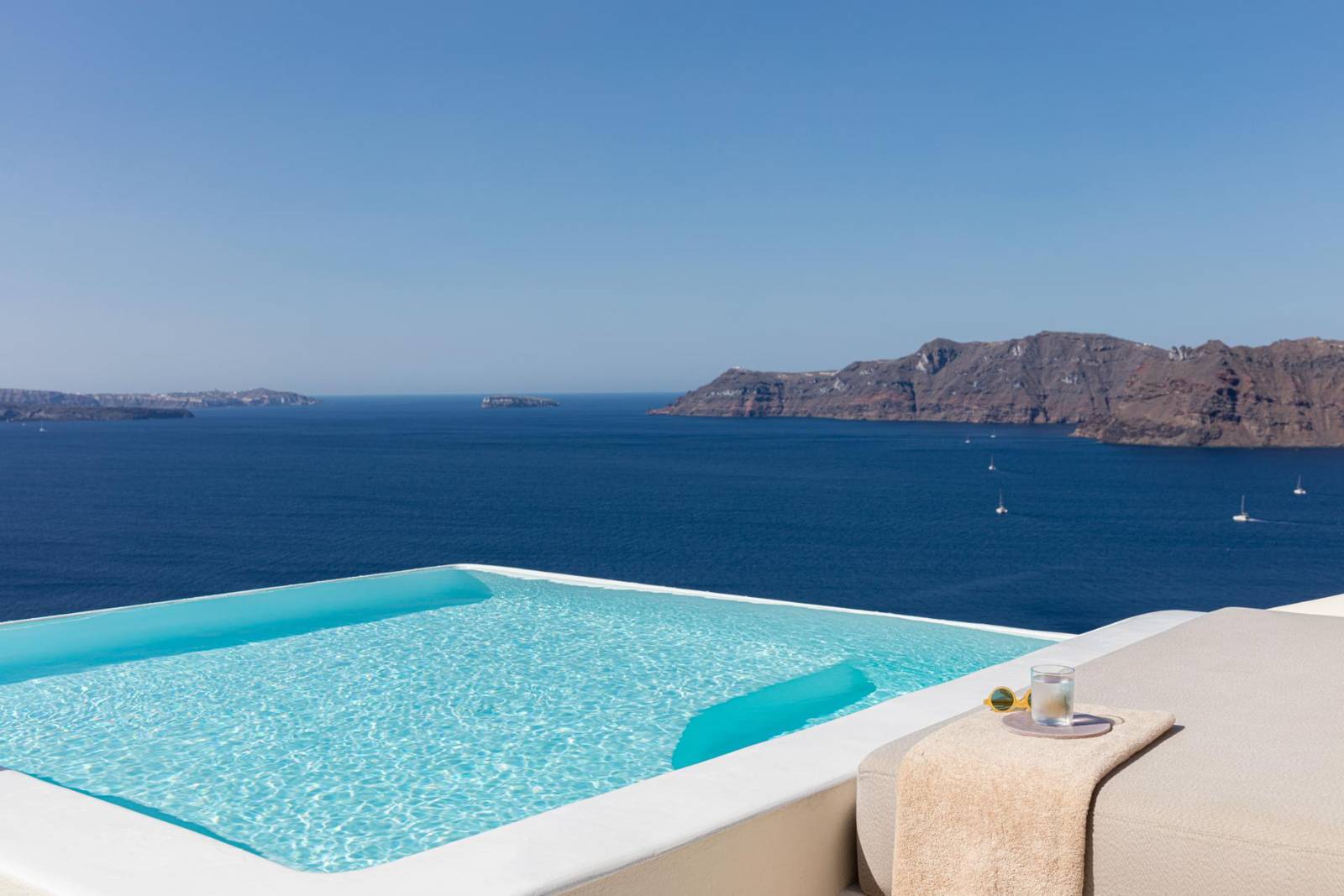 Canaves Oia Suites Infinity Pool Suite 面向火山口海灣的無邊際泳池