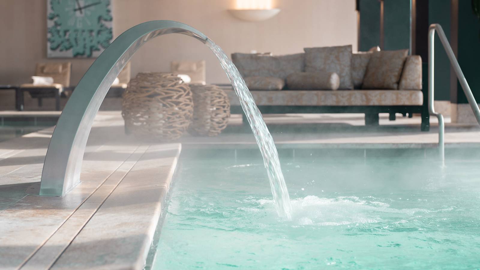 Carlton Spa 泳池水柱按摩區