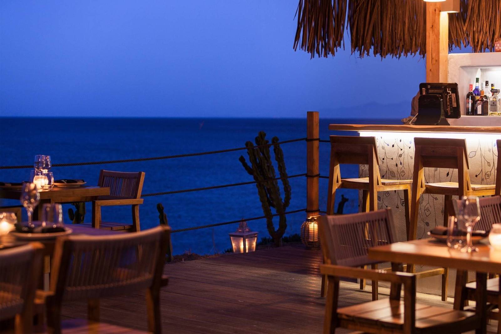 米克諾斯 Casa del Mar Miramar 夜晚海邊座位
