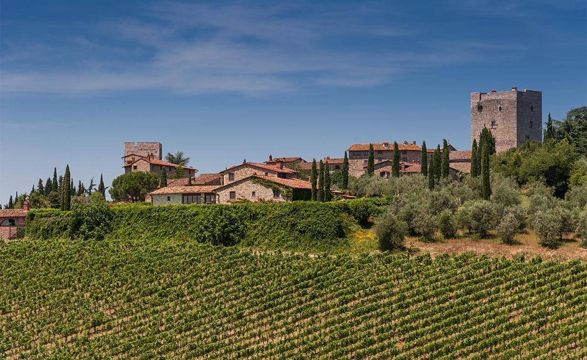 葡萄園環繞的 Castello di Spaltenna 與蓋奧萊山丘