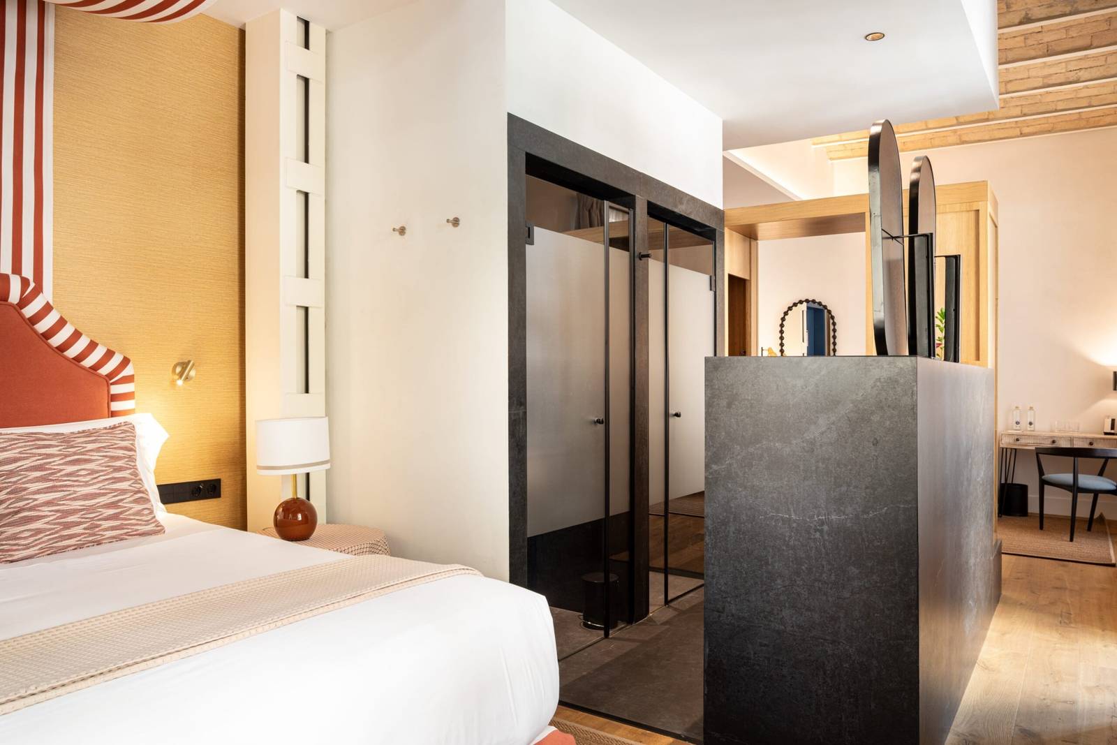 塞維亞 Cavalta Boutique Hotel Junior Suite 客房與衛浴空間