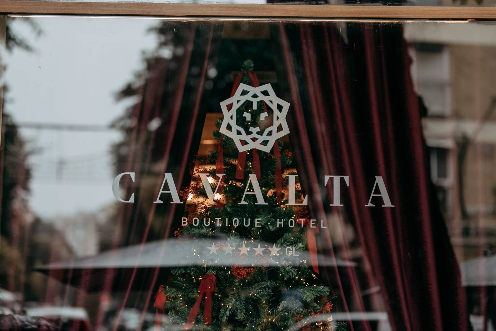 塞維亞 Cavalta Boutique Hotel 特里亞納街邊入口招牌