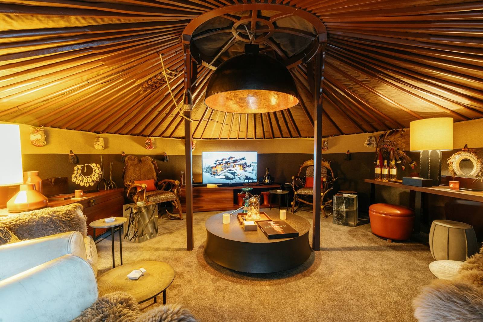 Cheval Blanc Courchevel Cigar Yurt 蒙古包雪茄室