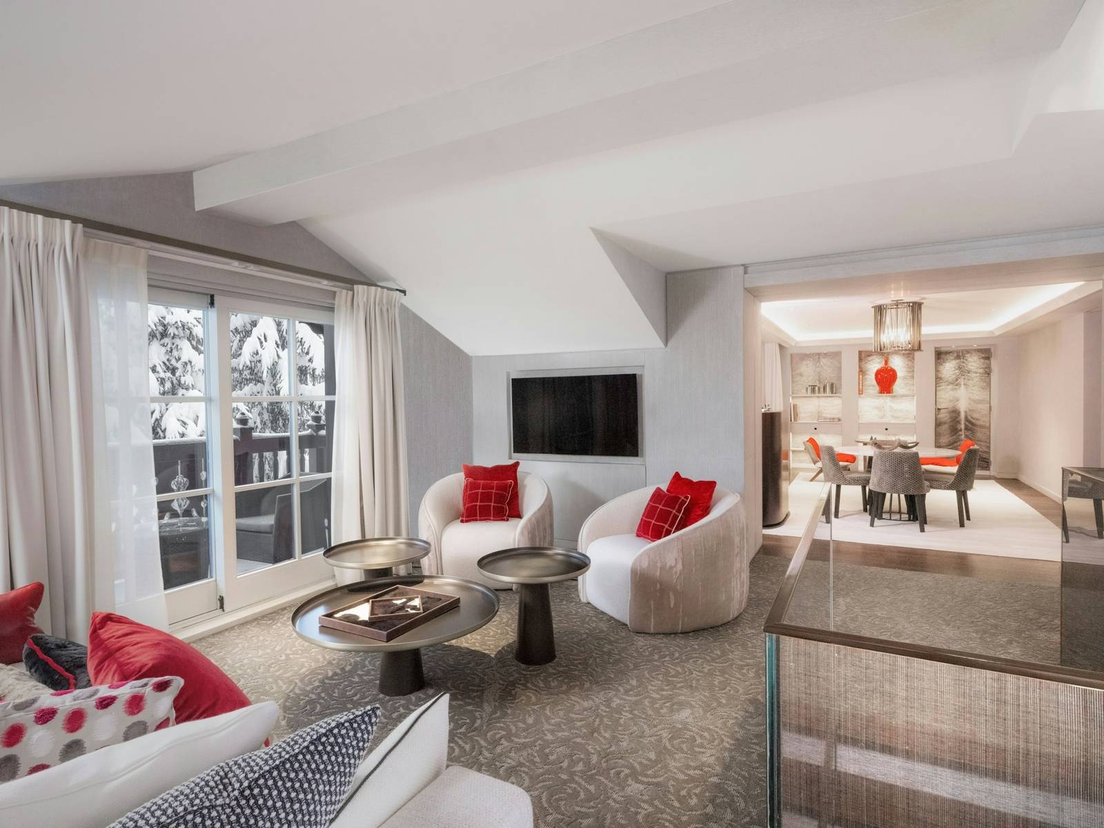 Cheval Blanc Courchevel Deluxe Duplex Suite 起居區