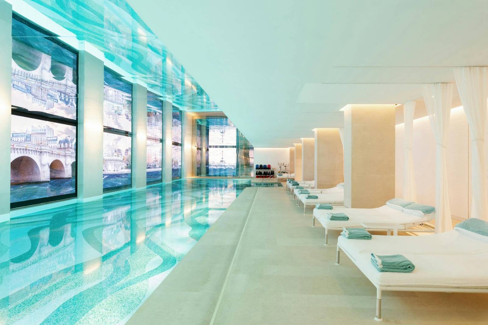 巴黎白馬酒店 Dior Spa 無邊際泳池