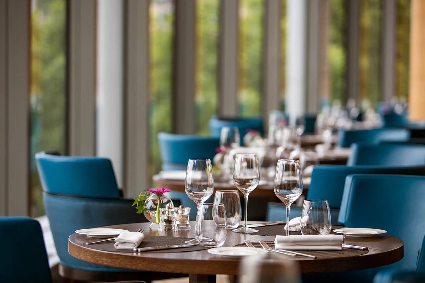 伊斯坦堡 Conrad 酒店 Manzara 餐廳窗邊座位