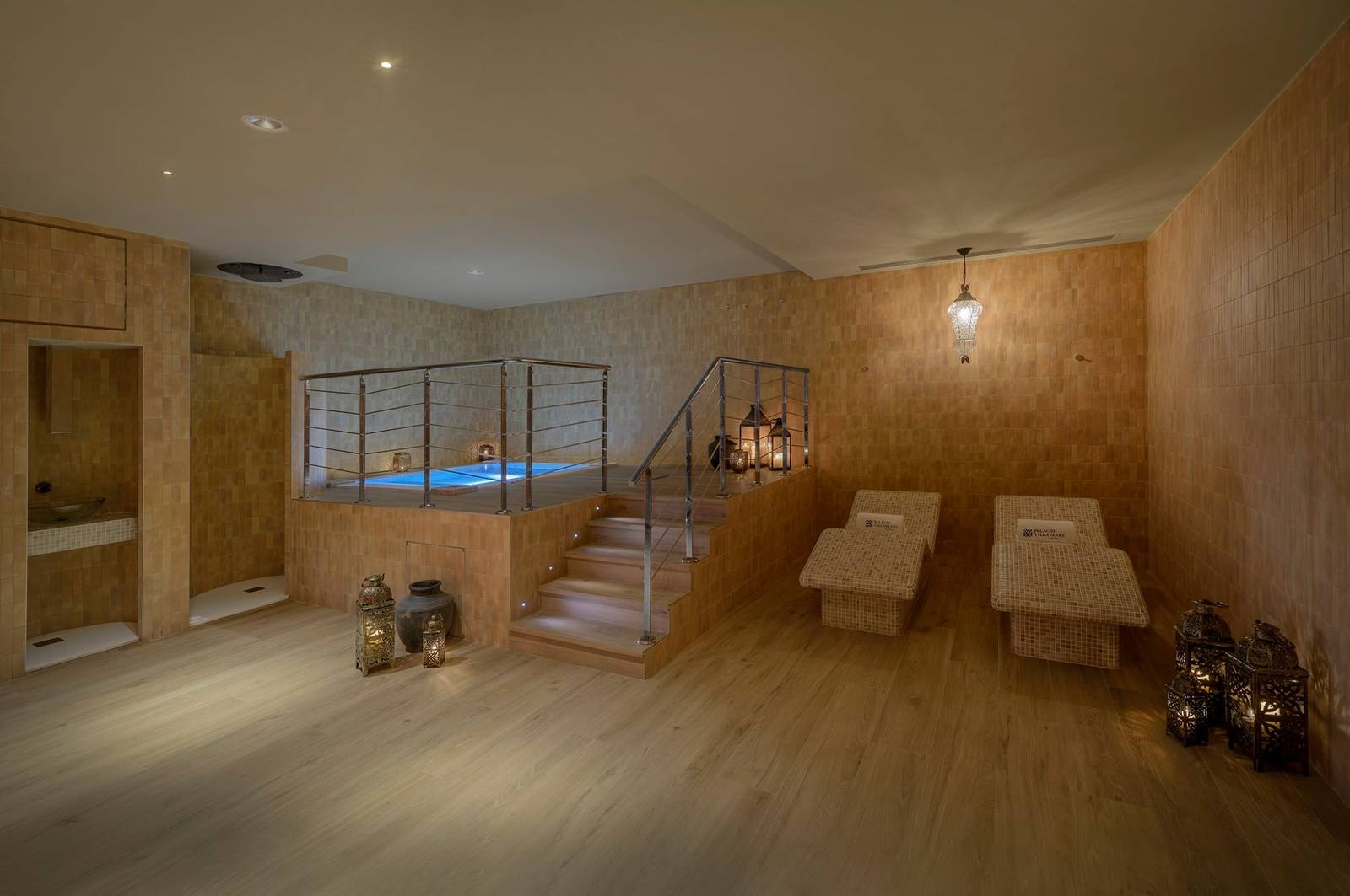 CoolRooms Palacio de Villapanés CoolSpa 按摩池與休憩床