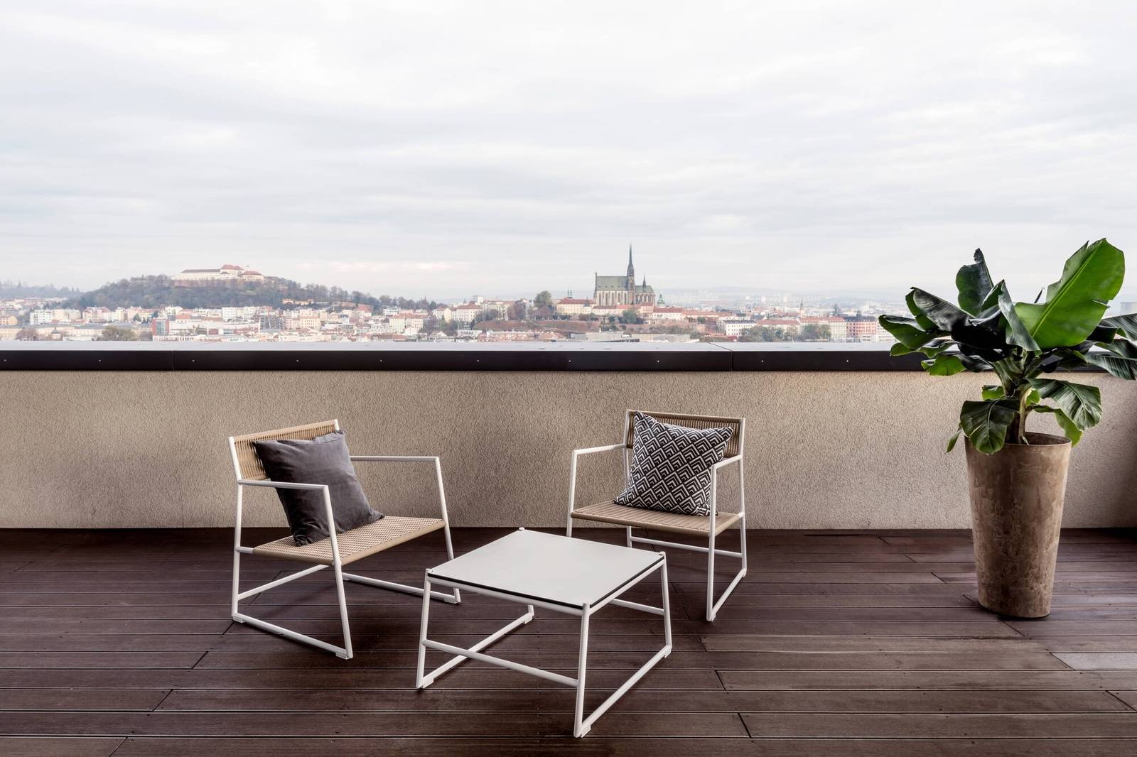 Rooftop Suite 陽台遠眺布爾諾市區與城堡