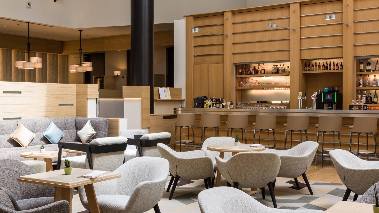 布魯塞爾萬怡酒店 Kitchen & Bar 座位區