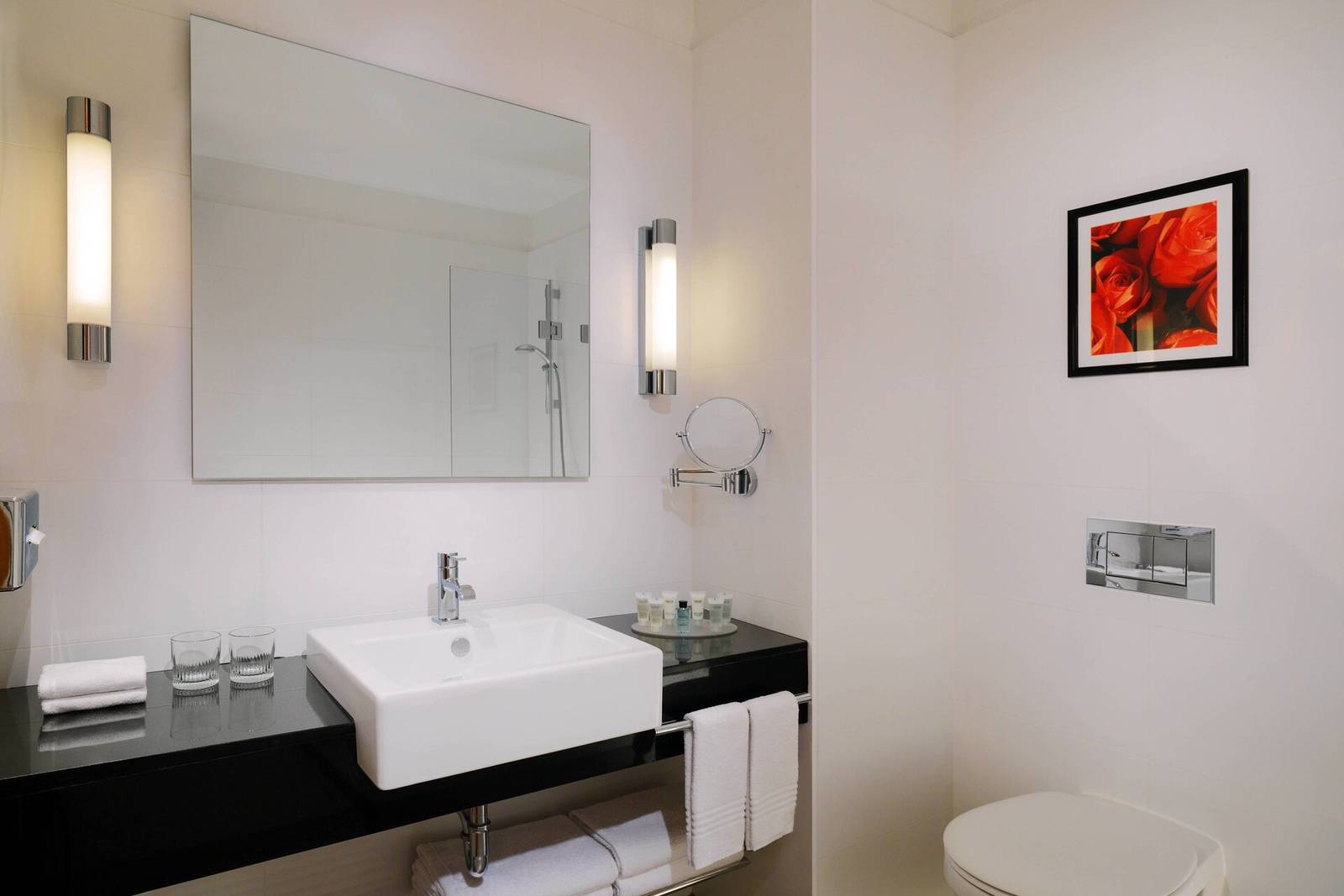 布達佩斯 Courtyard by Marriott Budapest City Center 客房浴室